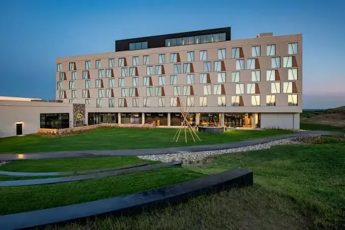 Exterior view across Dakota Dunes Resort in Whitecap